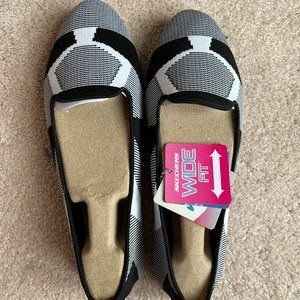 Skechers ballet flats 8W (New)